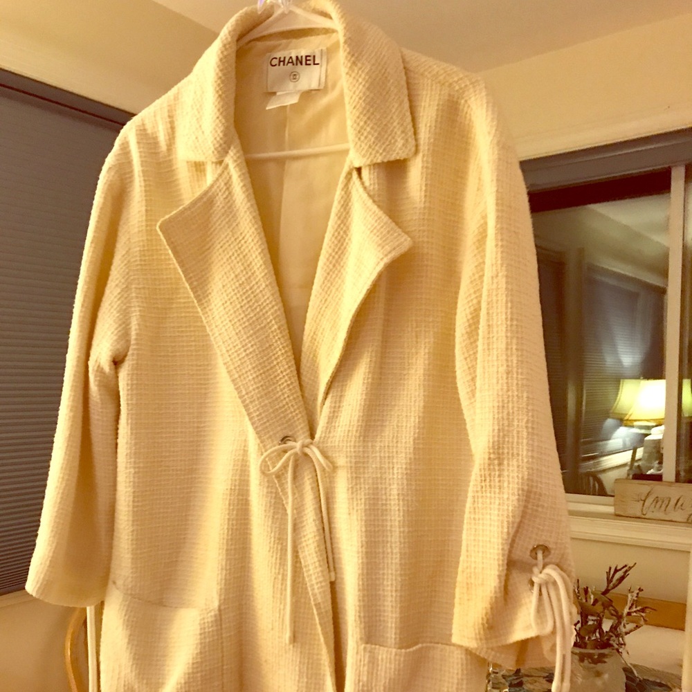 Chanel loose tie jacket